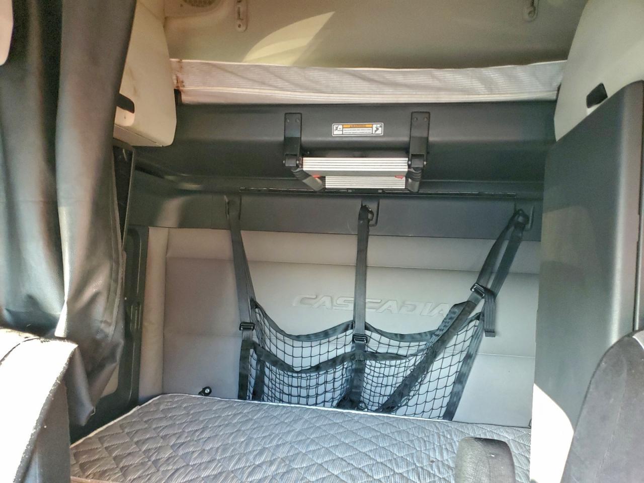 2019 Freigliner 2019 Freightliner Cascadia 126 Semi Truck