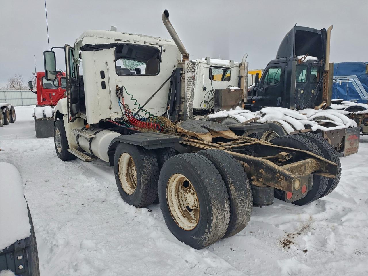 2008 Freightliner Columbia 120 Semi Truck