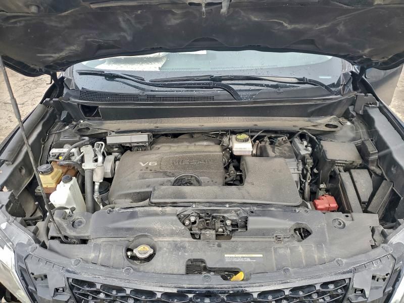 2020 Nissan Pathfinder sv