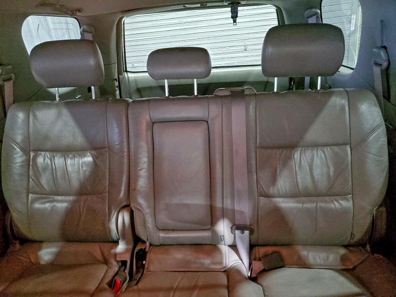 2004 Toyota Sequoia SR5