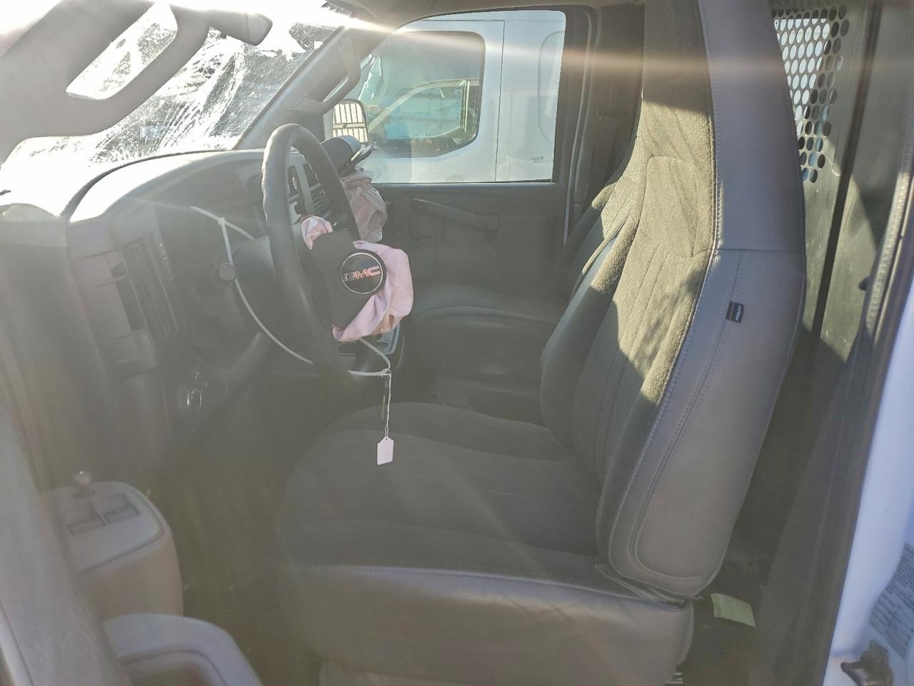 2021 GMC Savana G2500 Delivery Van