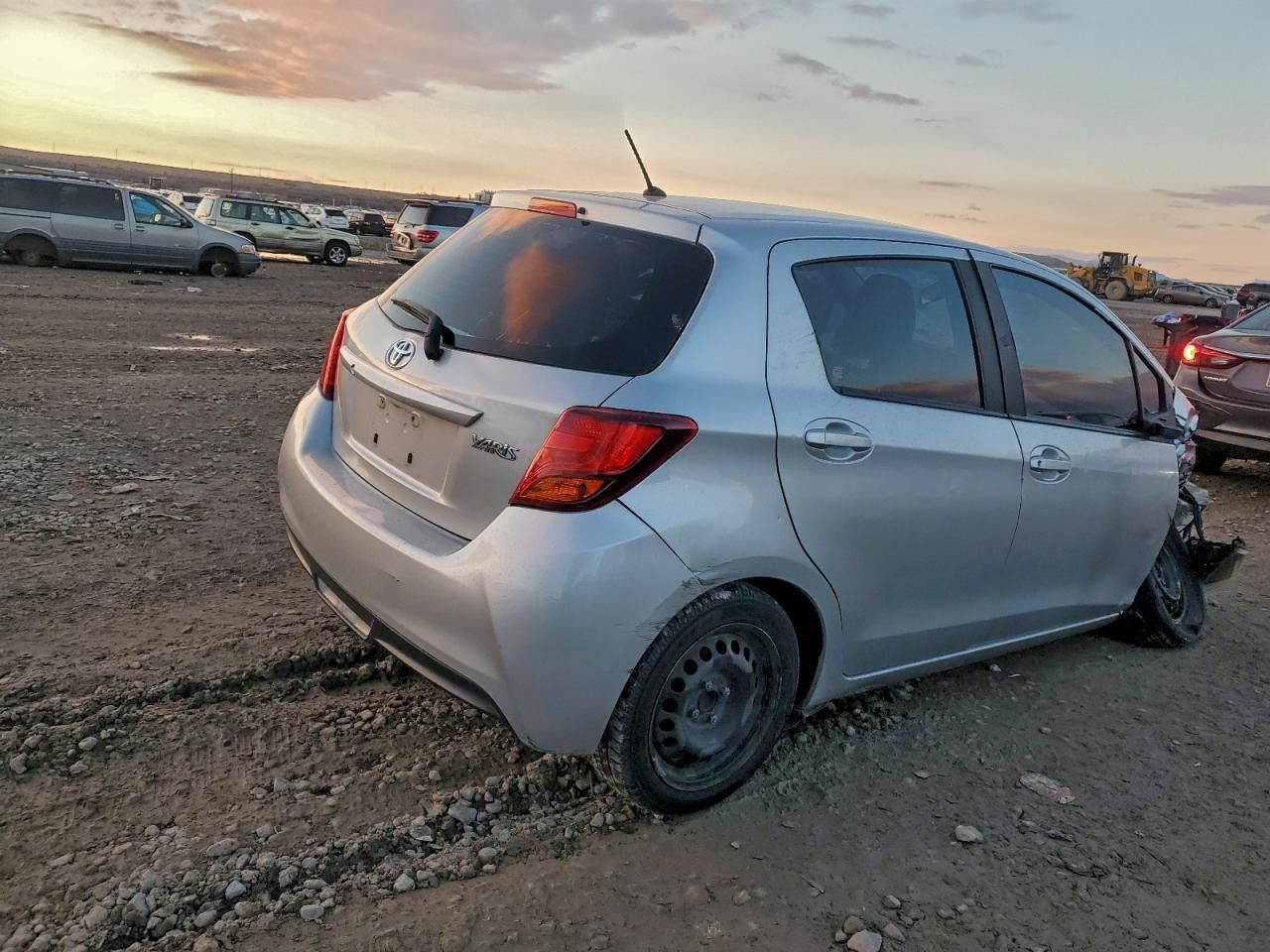 2016 Toyota Yaris l