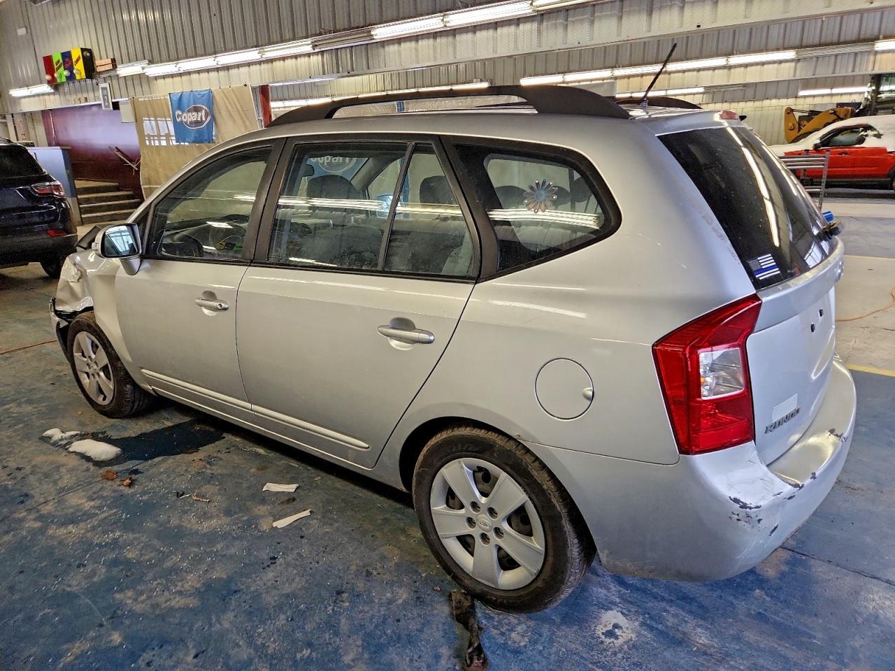 2010 KIA Rondo lx