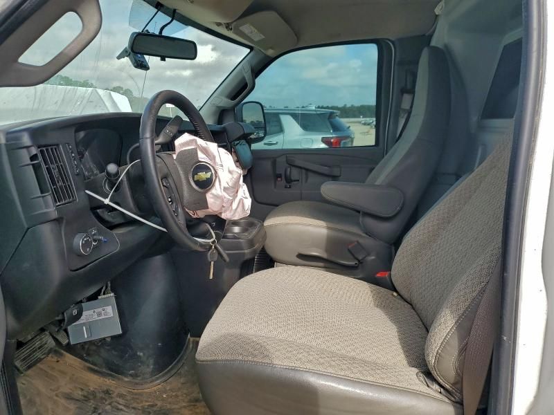 2020 Chevrolet Express G2500 Utility / Service van