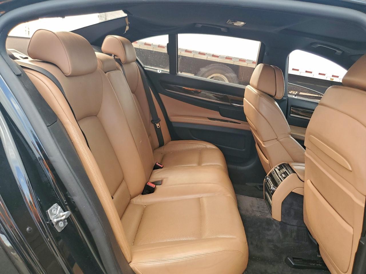 2011 BMW 750 i