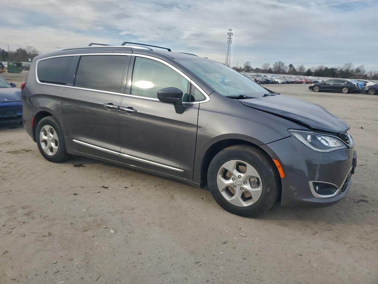 2019 Chrysler Pacifica Hybrid Touring l