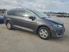 2019 Chrysler Pacifica Hybrid Touring l