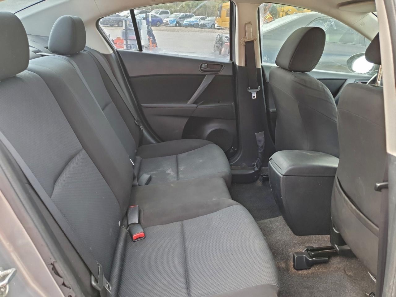 2011 Mazda 3 I