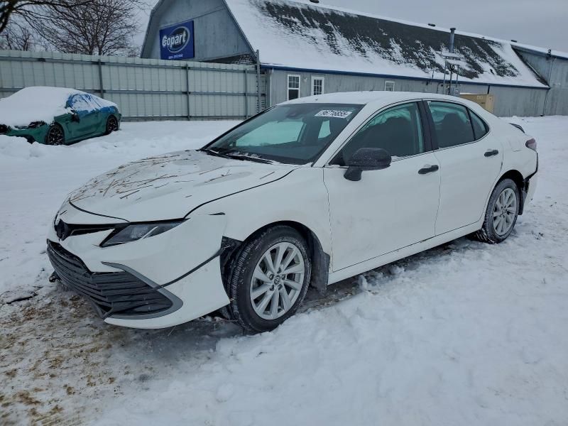 2024 Toyota Camry le