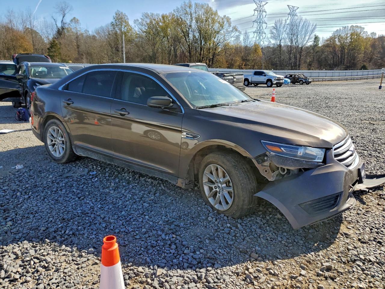 2015 Ford Taurus se