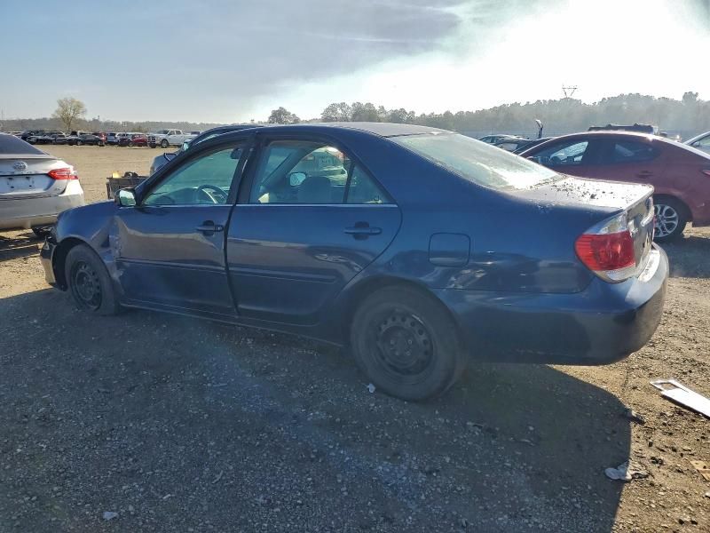 2005 Toyota Camry le