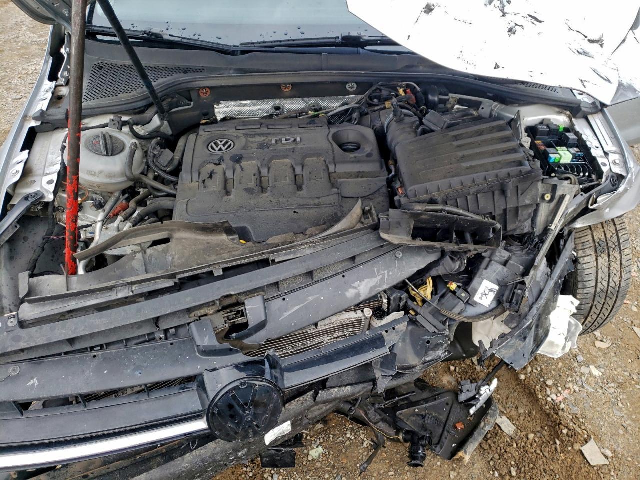 2015 Volkswagen Golf Sportwagen tdi s