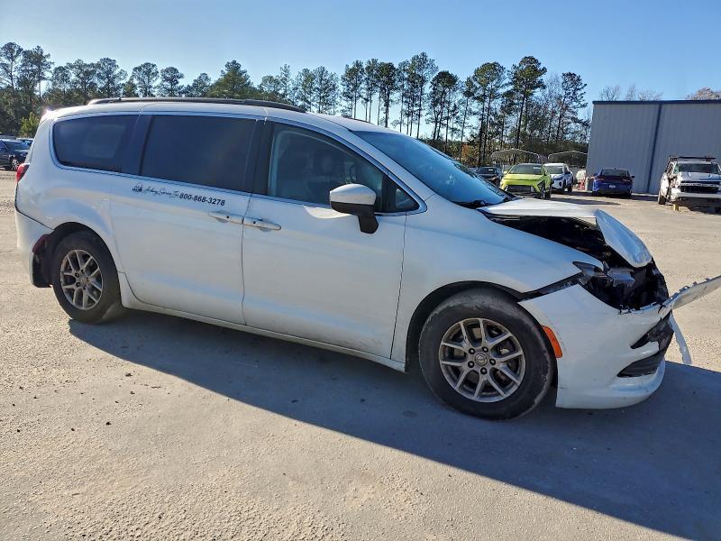 2020 Chrysler Voyager lxi