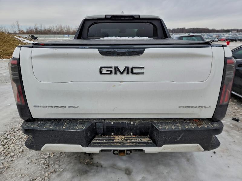2025 GMC Sierra Denali