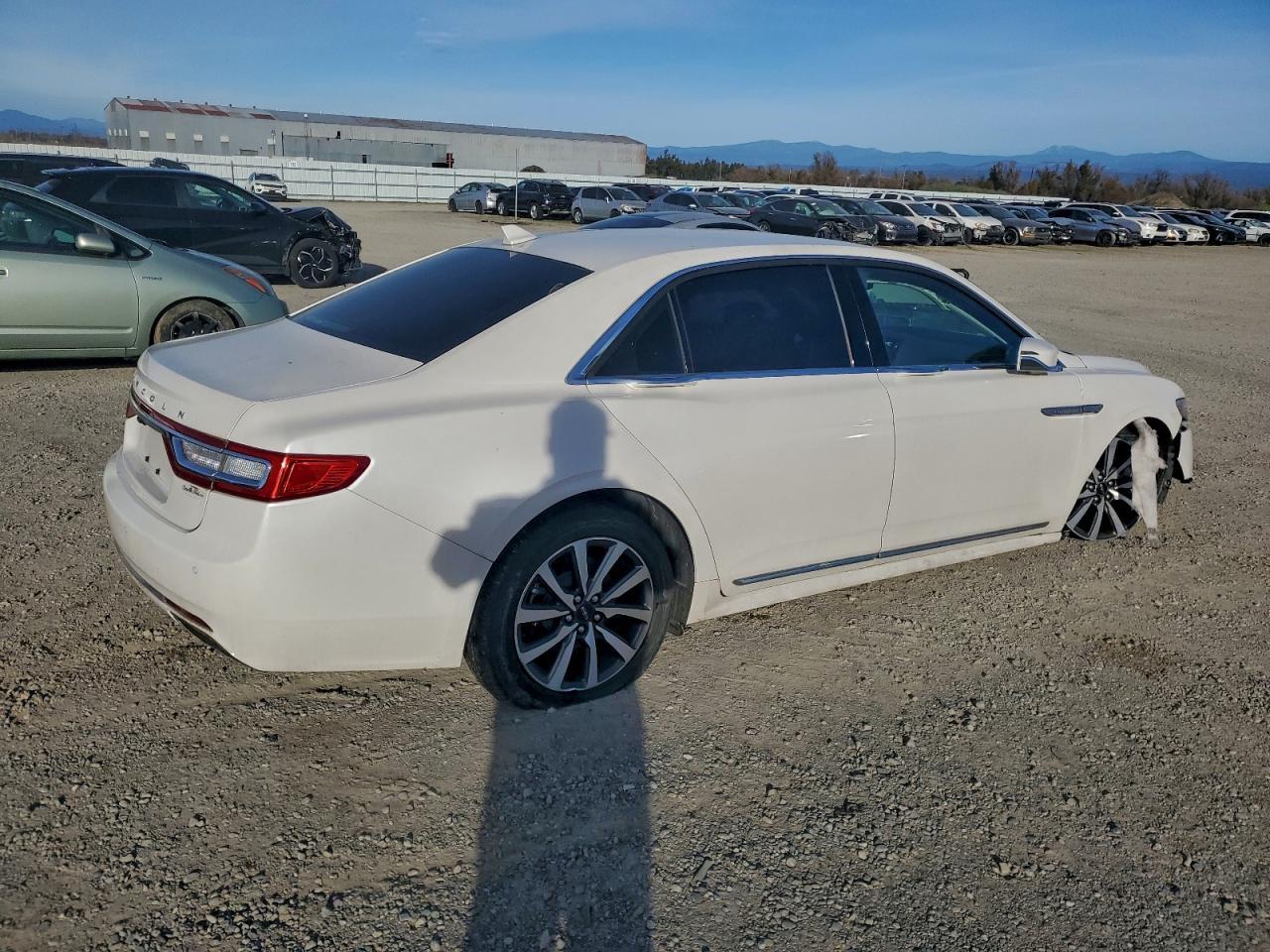 2018 Lincoln Continental Premiere