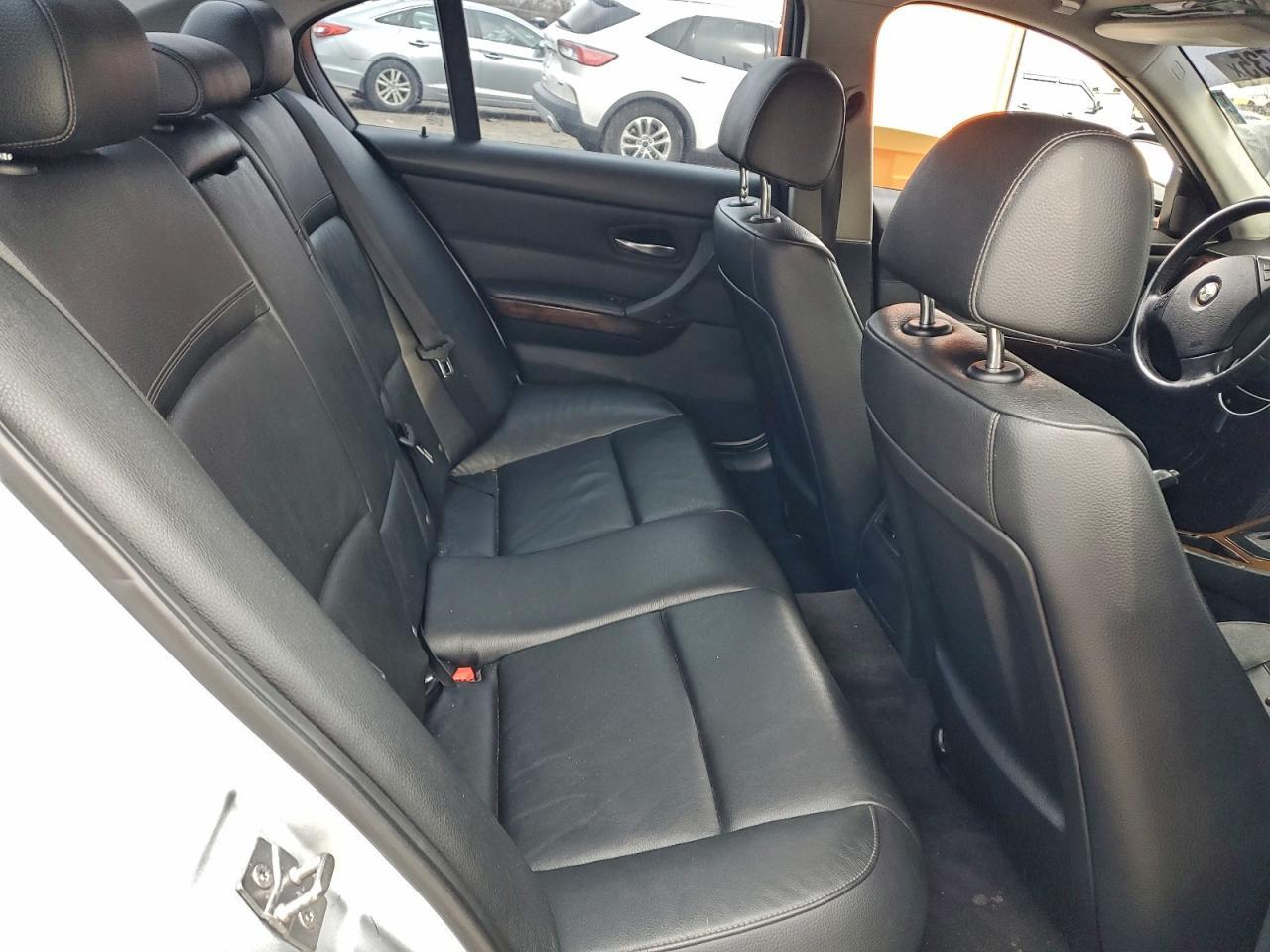 2011 BMW 328 xi Sulev