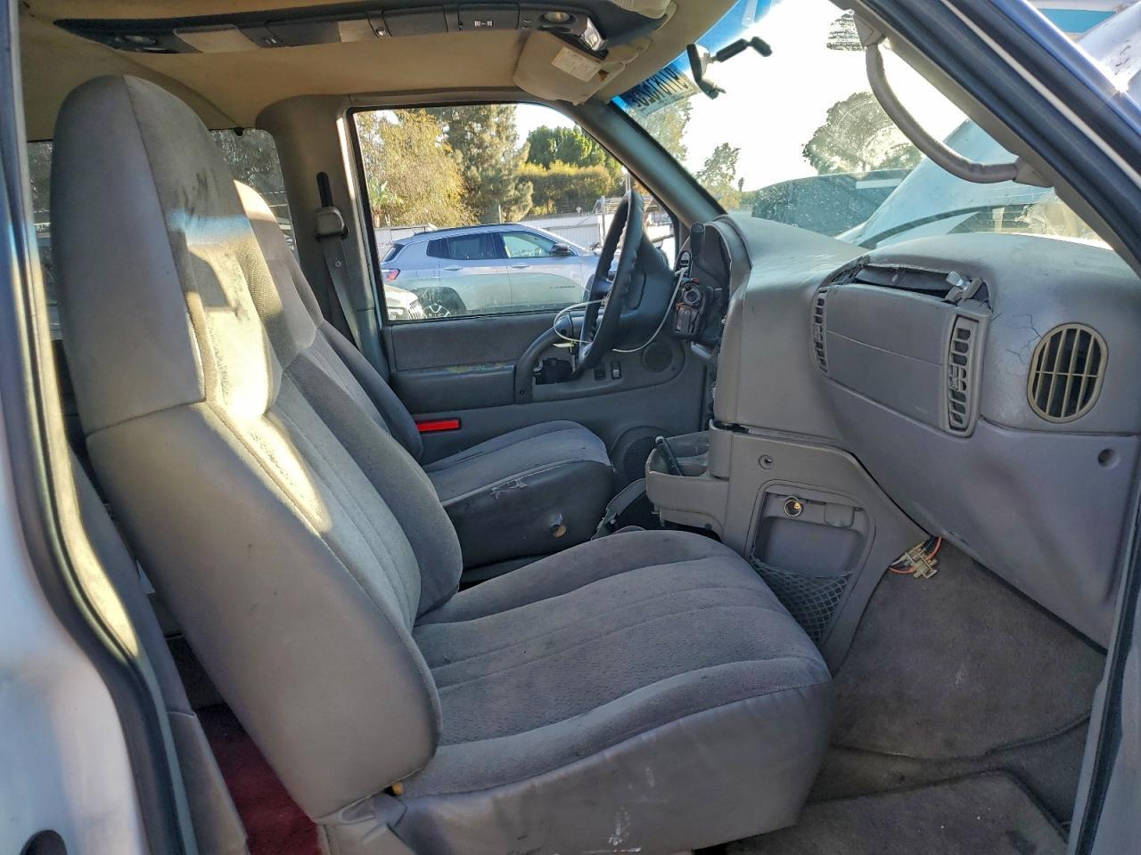 2002 Chevrolet Astro