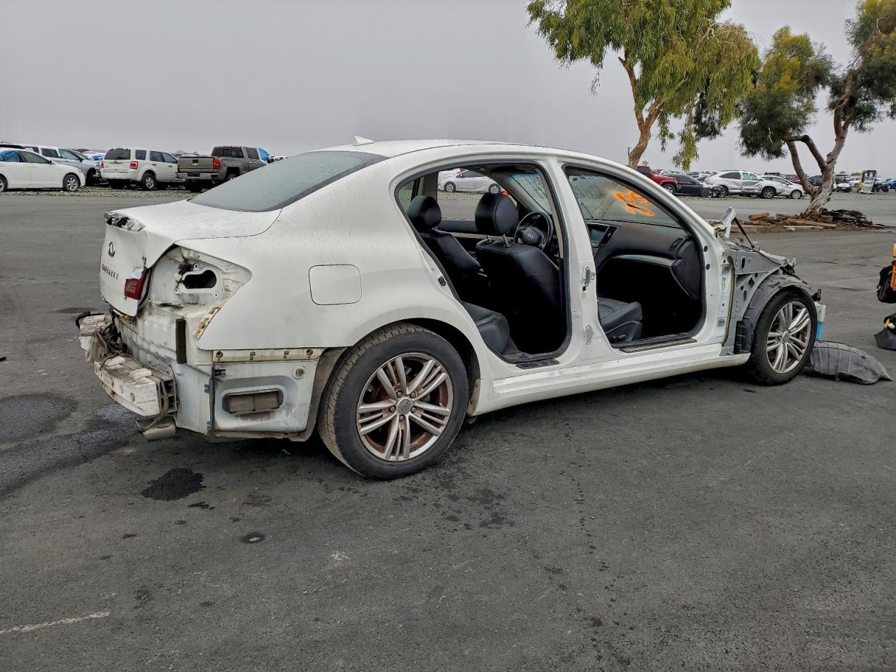 2013 Infinity G37 Base