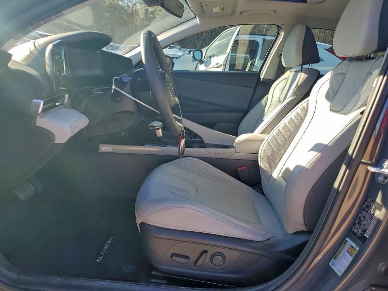 2025 Hyundai Elantra Limited