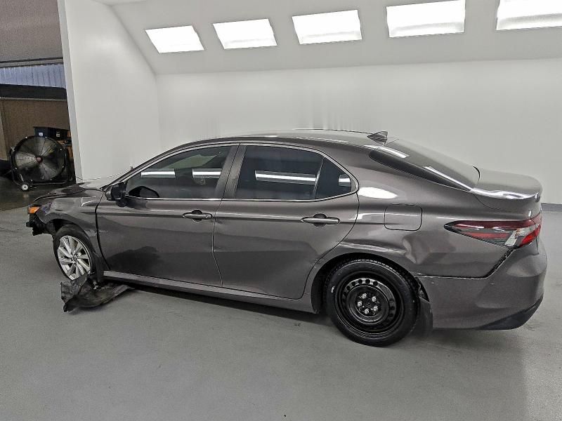 2022 Toyota Camry le