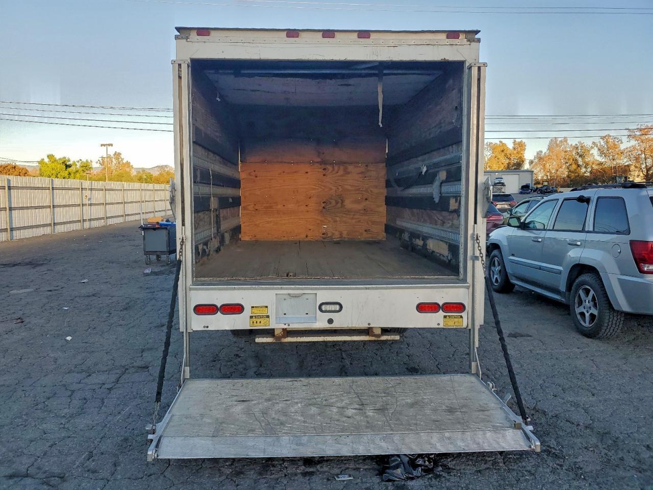 2015 Ford E350 BOX Truck