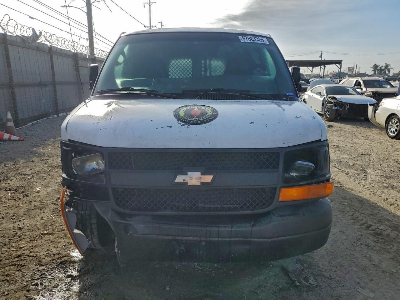 2005 GMC Savana CG Van 3500 4
