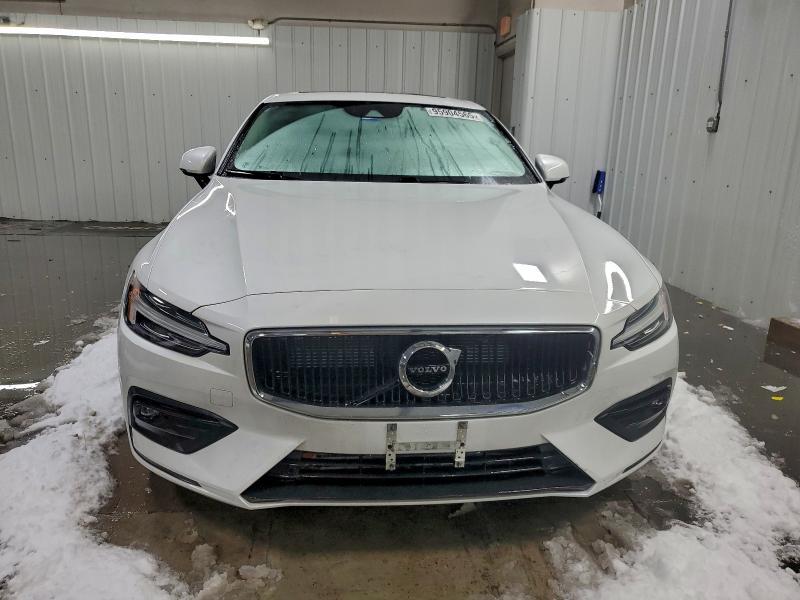 2021 Volvo S60 T6 Momentum
