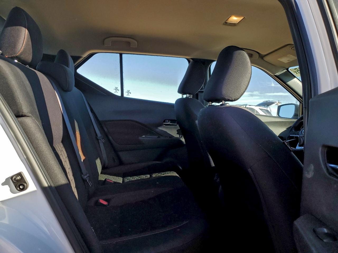 2021 Nissan Kicks sr