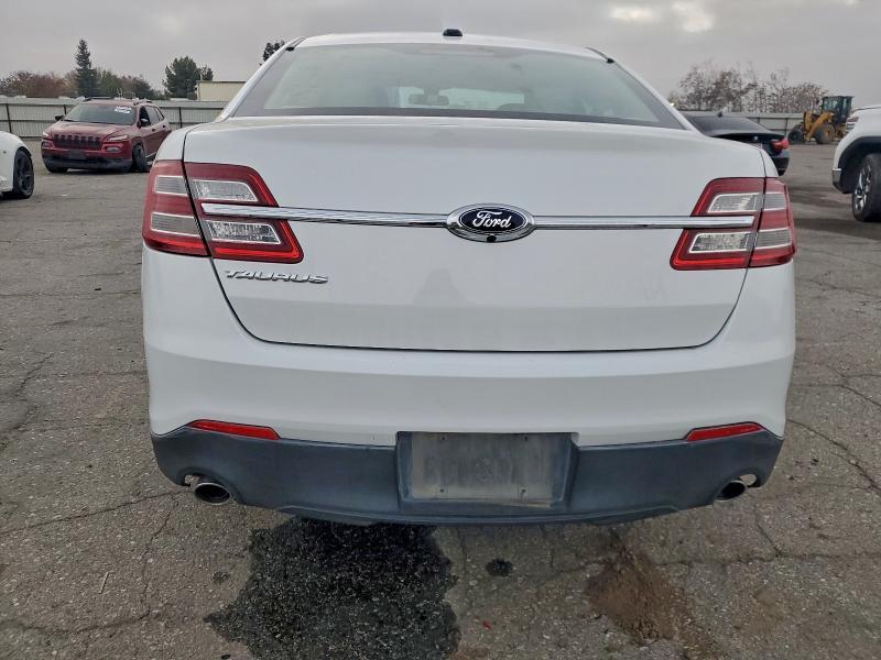 2018 Ford Taurus se