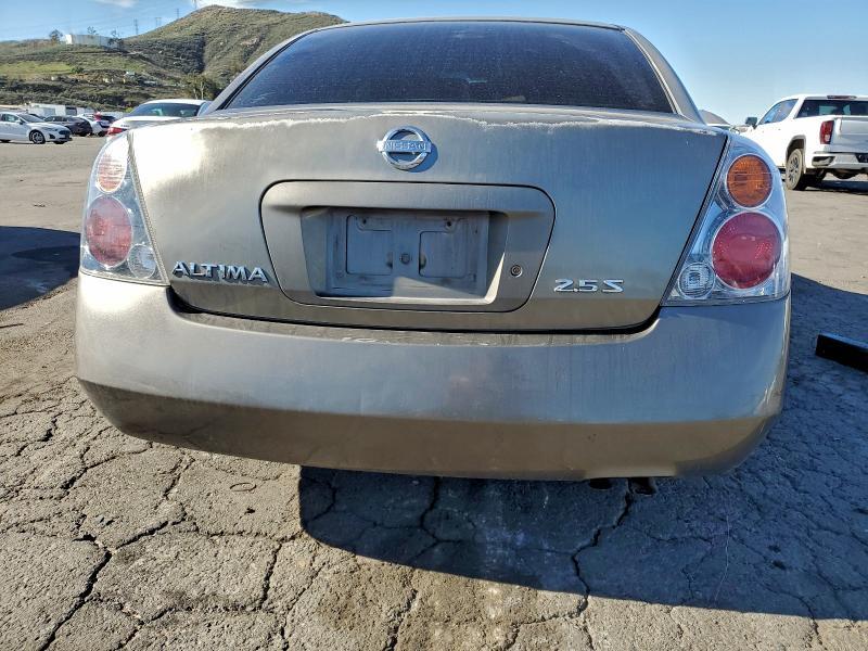 2002 Nissan Altima Base
