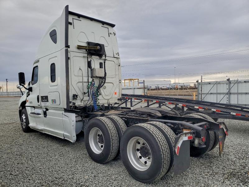2017 Freigliner 2017 Freightliner Cascadia 125 Semi Truck