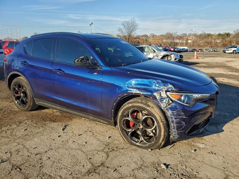 2018 Alfa Romeo Stelvio Sport