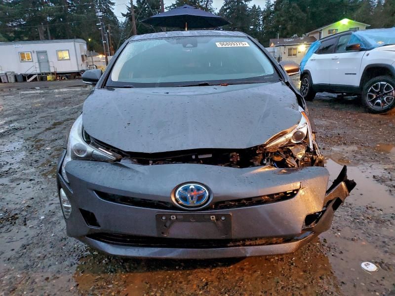 2016 Toyota Prius Three Touring