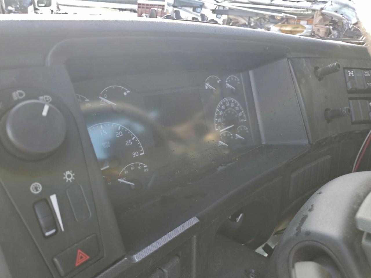 2024 Volvo VNR Semi Truck