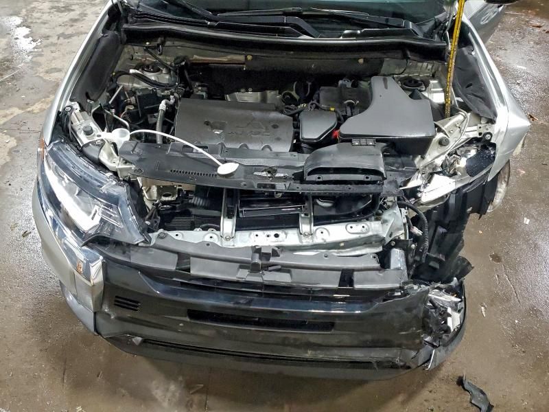 2020 Mitsubishi Outlander se