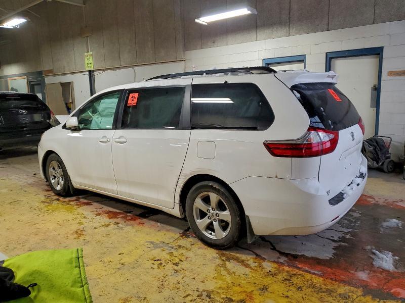 2016 Toyota Sienna le