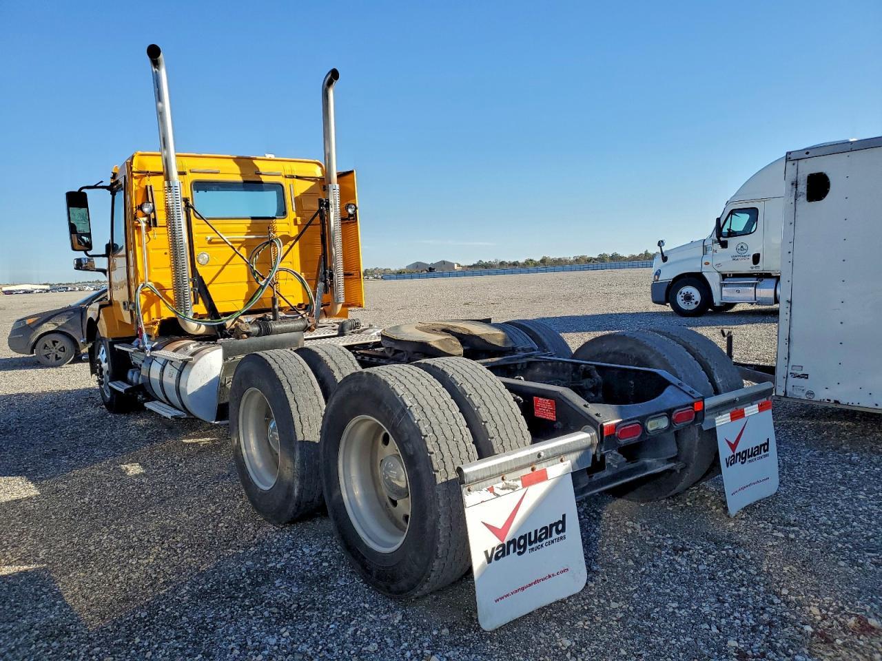 2016 Volvo VNL Semi Truck