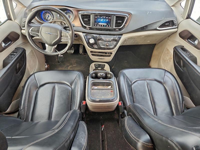 2020 Chrysler Voyager lxi