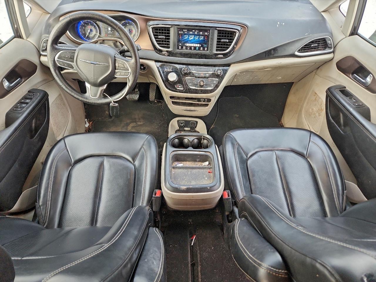 2020 Chrysler Voyager lxi