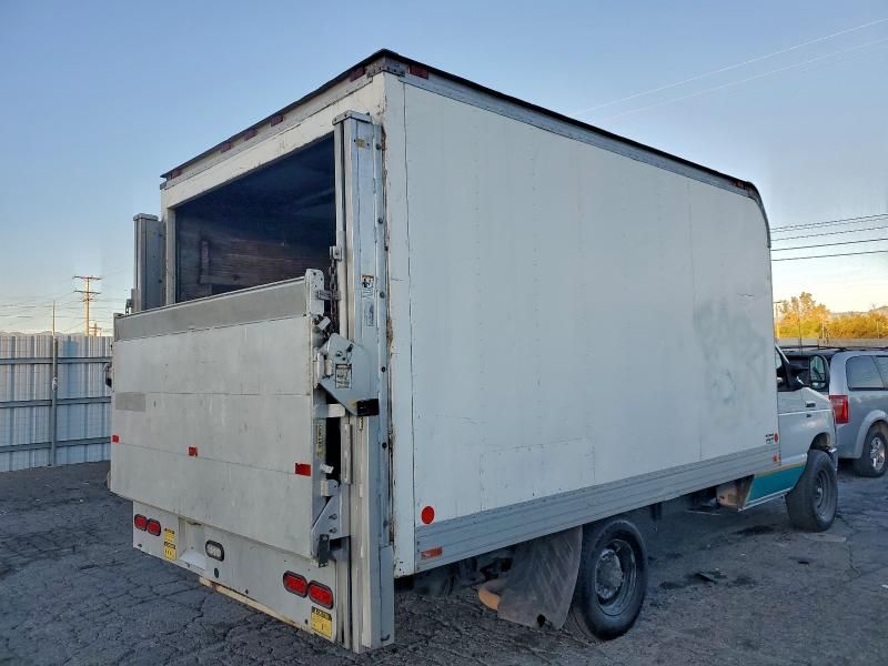 2015 Ford E350 box Truck
