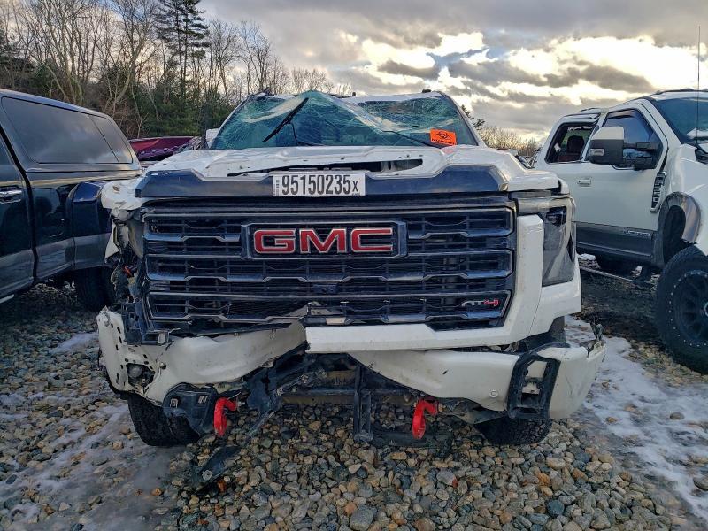 2024 GMC Sierra K2500 AT4