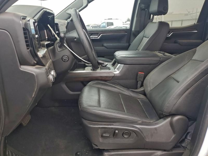 2025 GMC Sierra K1500 slt