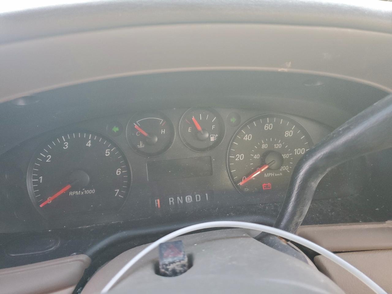 2005 Ford Taurus se
