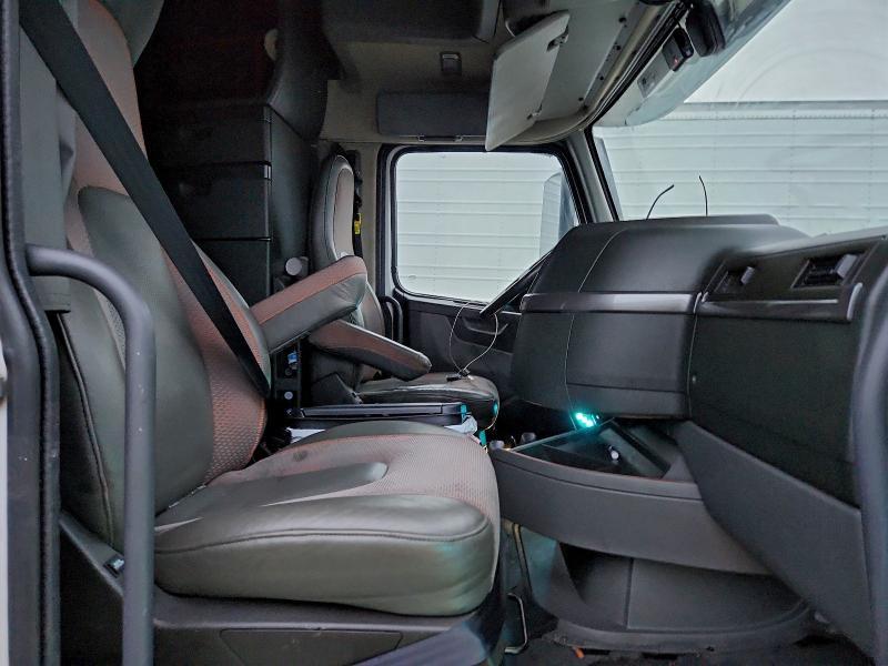 2022 Volvo VNL Semi Truck
