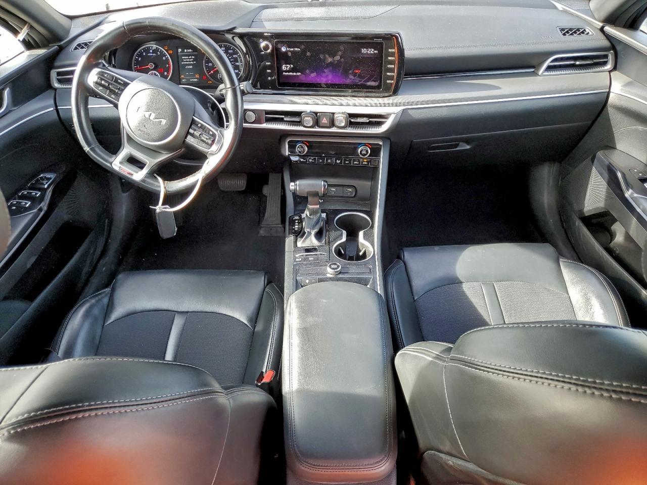 2022 KIA K5 gt Line