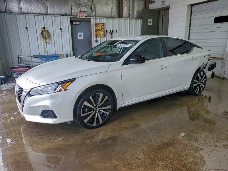 2022 Nissan Altima sr