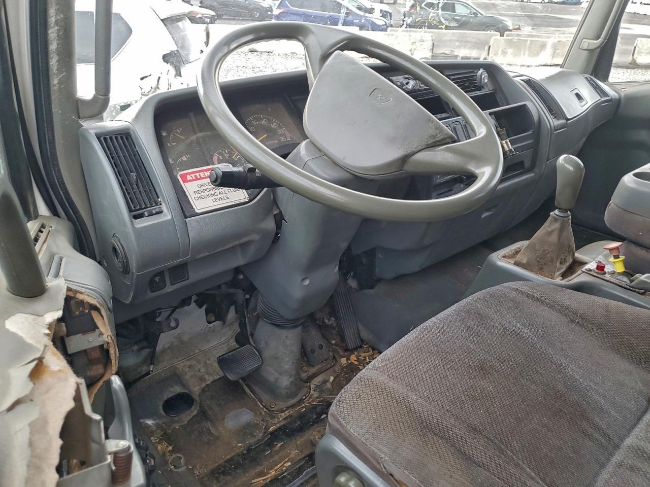 2004 Mitsubishi FM617 Chipper Truck