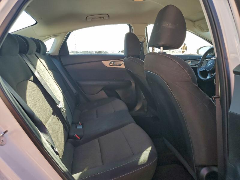 2024 KIA Forte lx
