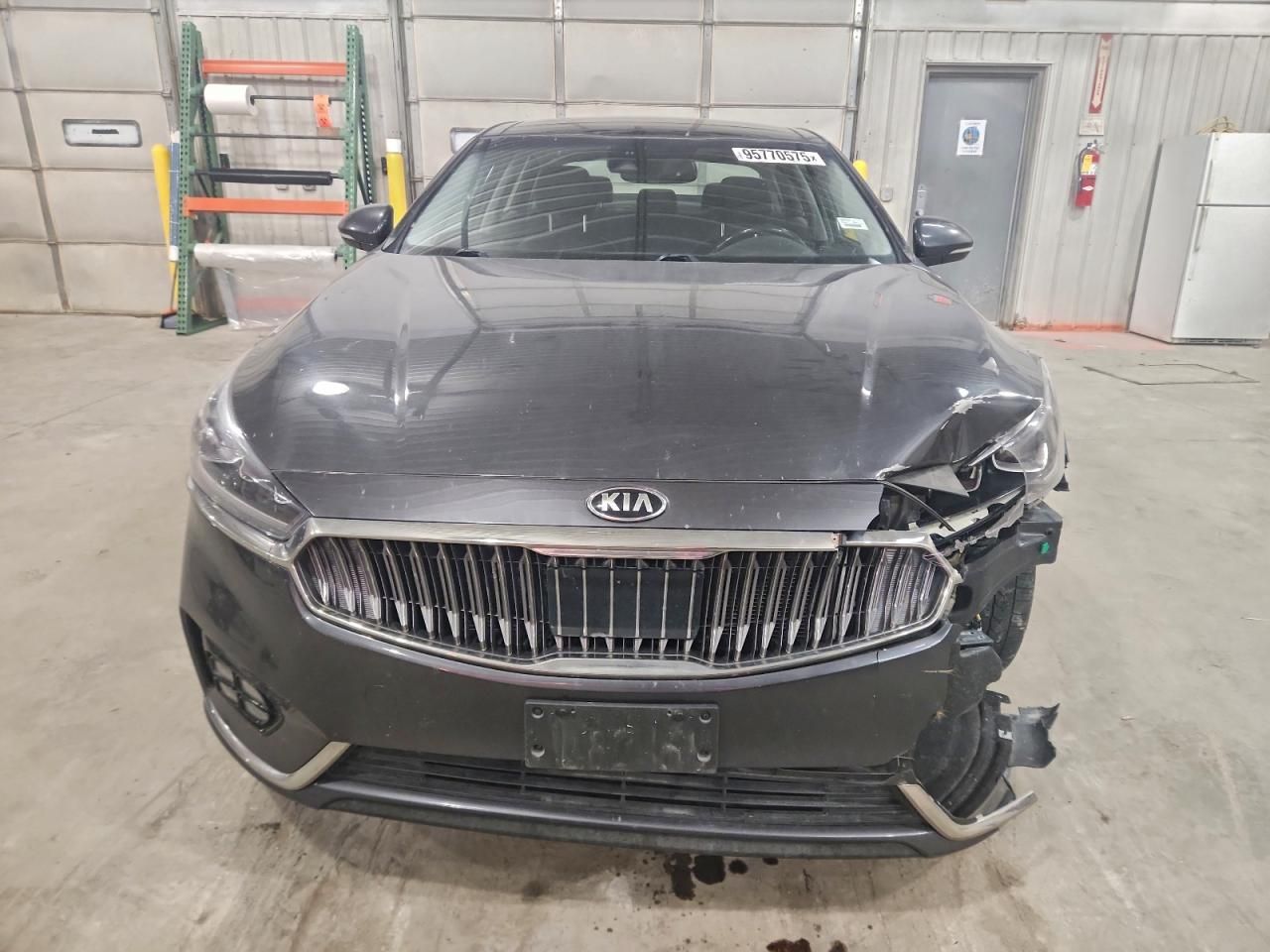 2018 KIA Cadenza Luxury
