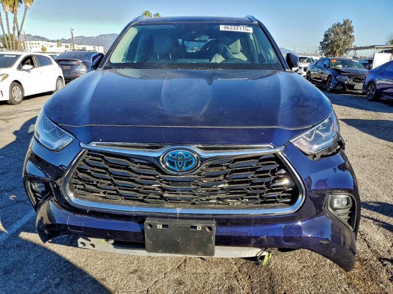 2022 Toyota Highlander Hybrid Limited